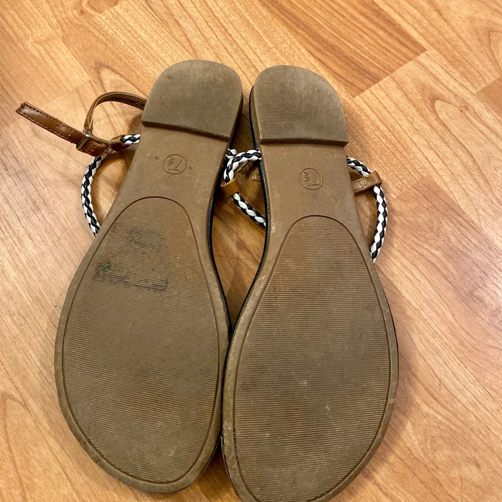 Target sandals - Picture 2 of 2